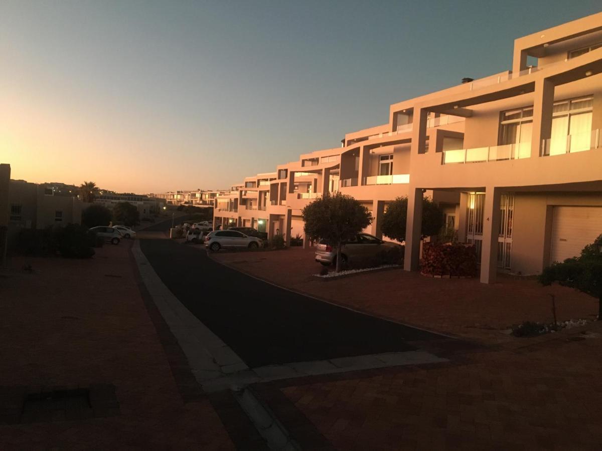 2Whitewaters Bloubergstrand Homestay מראה חיצוני תמונה